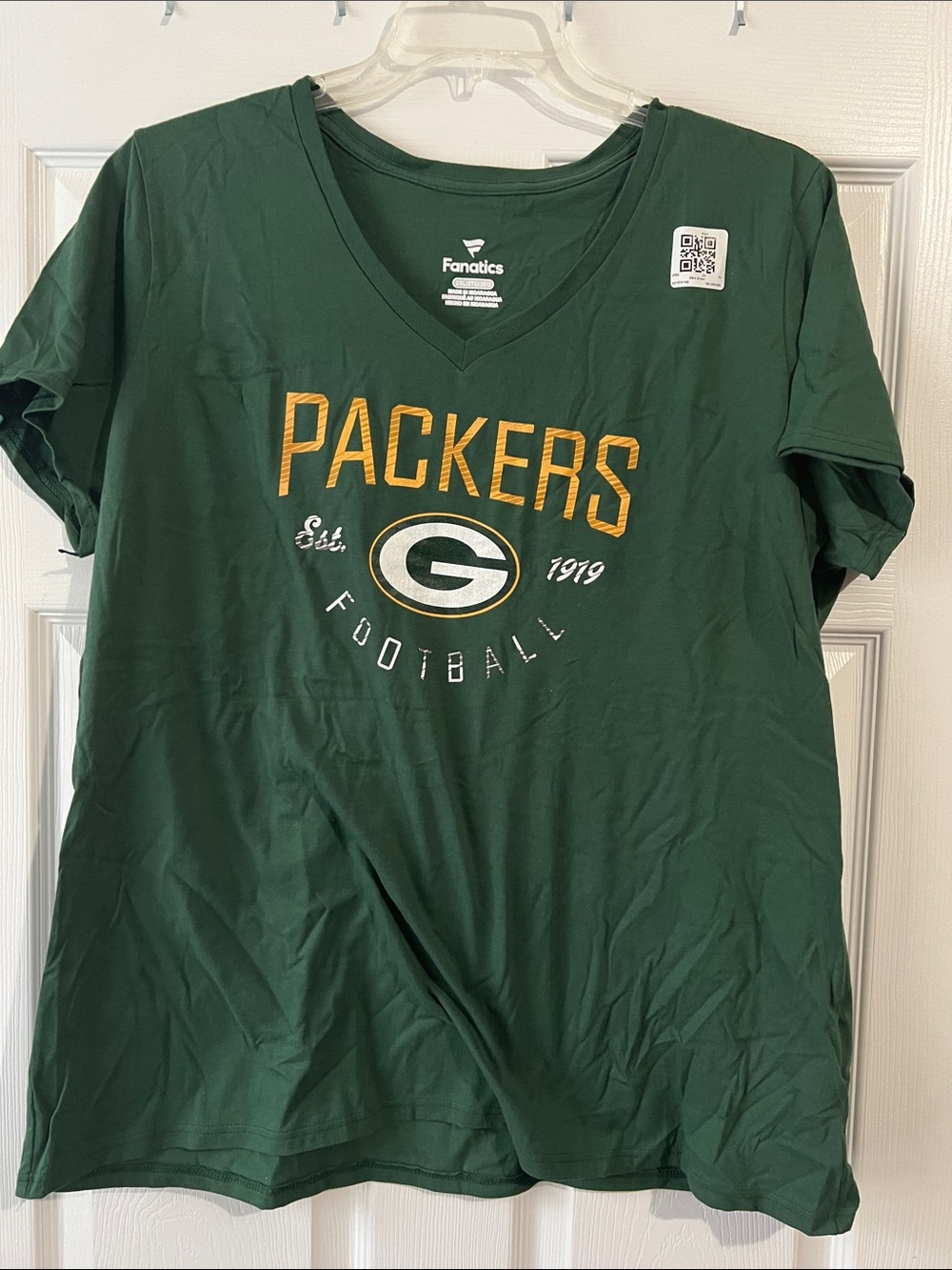 NWOT Fanatics Green Green Bay Packers V-Neck Tee with Gold Script
